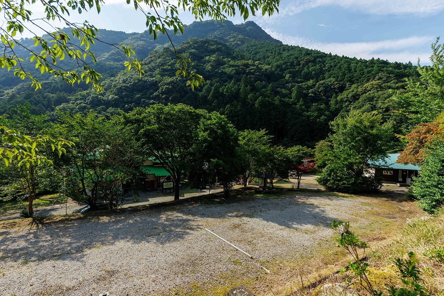 キャンプサイト